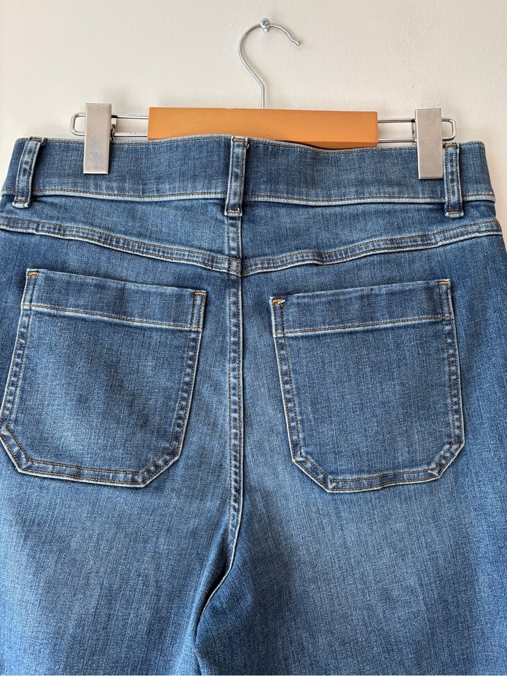 SPANX Shape Everywear Cropped Wide Leg Patch Pocket Jeans Size Medium Casual - Picture 6 of 12
